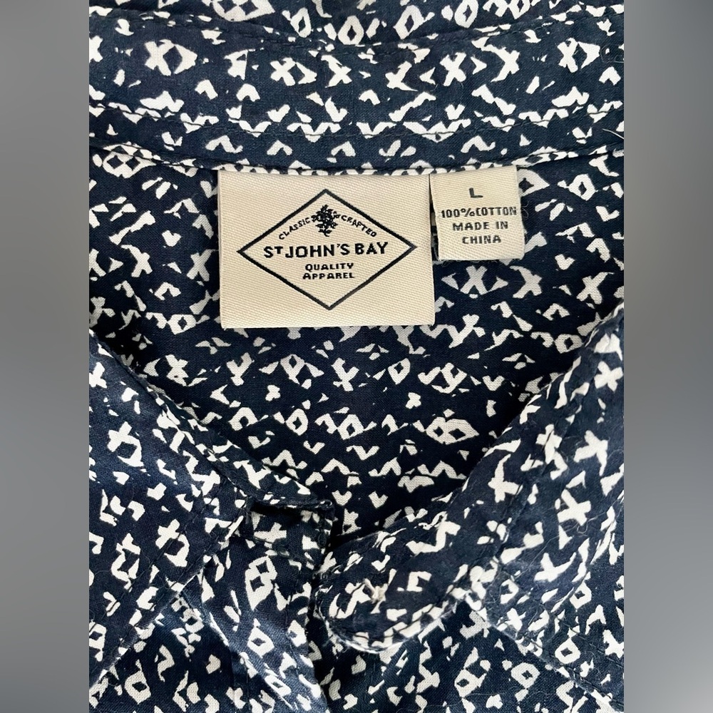 St. John's Bay Navy and White Button-Down Shirt 3/4 Sleeves - Picture 4 of 8